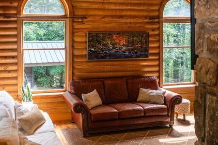 Cozy 2 Bedroom Cabin Nestled In Wooded Hideaway มอนเทอร์เรย์ ภายนอก รูปภาพ