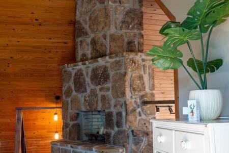 Cozy 2 Bedroom Cabin Nestled In Wooded Hideaway มอนเทอร์เรย์ ภายนอก รูปภาพ