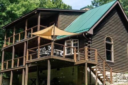 Cozy 2 Bedroom Cabin Nestled In Wooded Hideaway มอนเทอร์เรย์ ภายนอก รูปภาพ