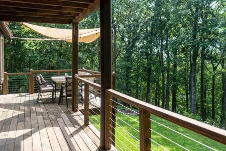Cozy 2 Bedroom Cabin Nestled In Wooded Hideaway มอนเทอร์เรย์ ภายนอก รูปภาพ