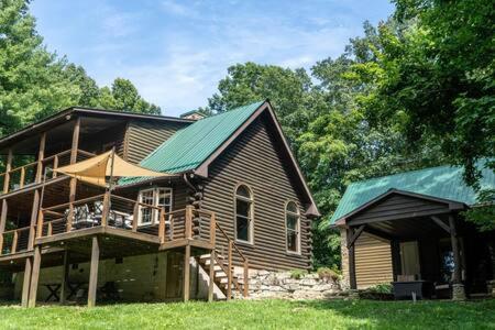 Cozy 2 Bedroom Cabin Nestled In Wooded Hideaway มอนเทอร์เรย์ ภายนอก รูปภาพ